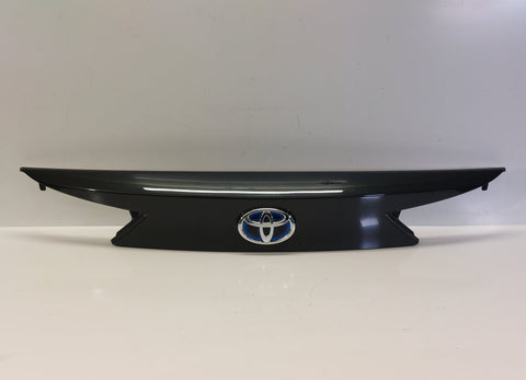 76811-02830 Bootlid / tailgate reflector panel TOYOTA AURIS (E18) 2012-2018