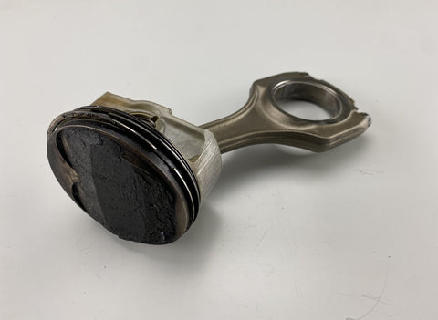 7838623 Piston BMW 3 (E90, E91, E92, E93) (2005-2011)