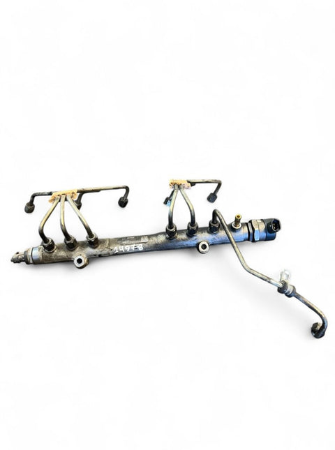 Fuel Distributor / fuel rail VOLVO V70 III (BW) (2007-2016)