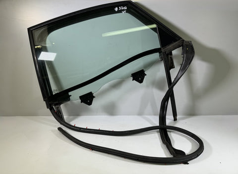4E0845025D 4E0839607G Door window glass rear left AUDI A8 (4E) (2002-2010)