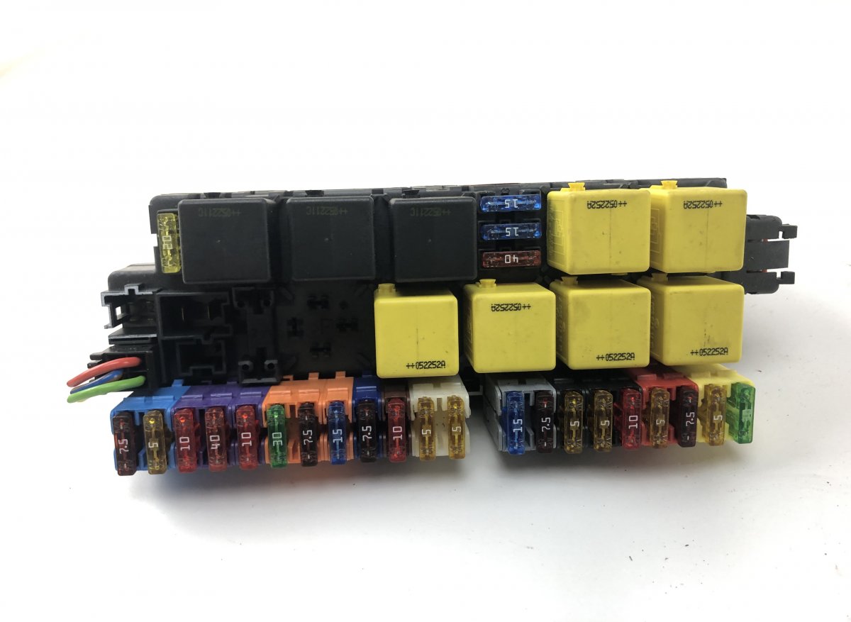 05045117 Fuse box MERCEDES-BENZ SL-CLASS (R230) (2001-2012)
