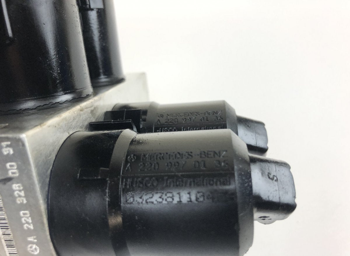 A2203200358 A2203201258 Air suspension / self-levelling suspension, other MERCEDES-BENZ SL-CLASS (R230) (2001-2012)