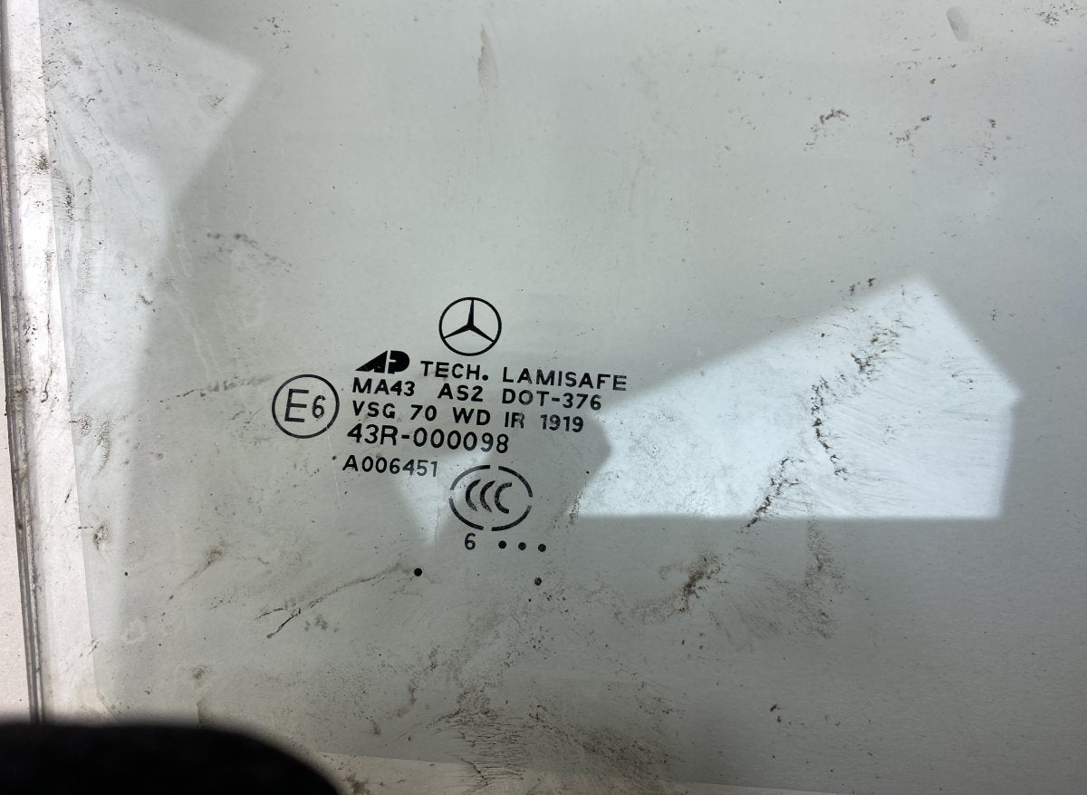A1647200820 Door window glass front right MERCEDES-BENZ ML-CLASS (W164) (2005-2011)