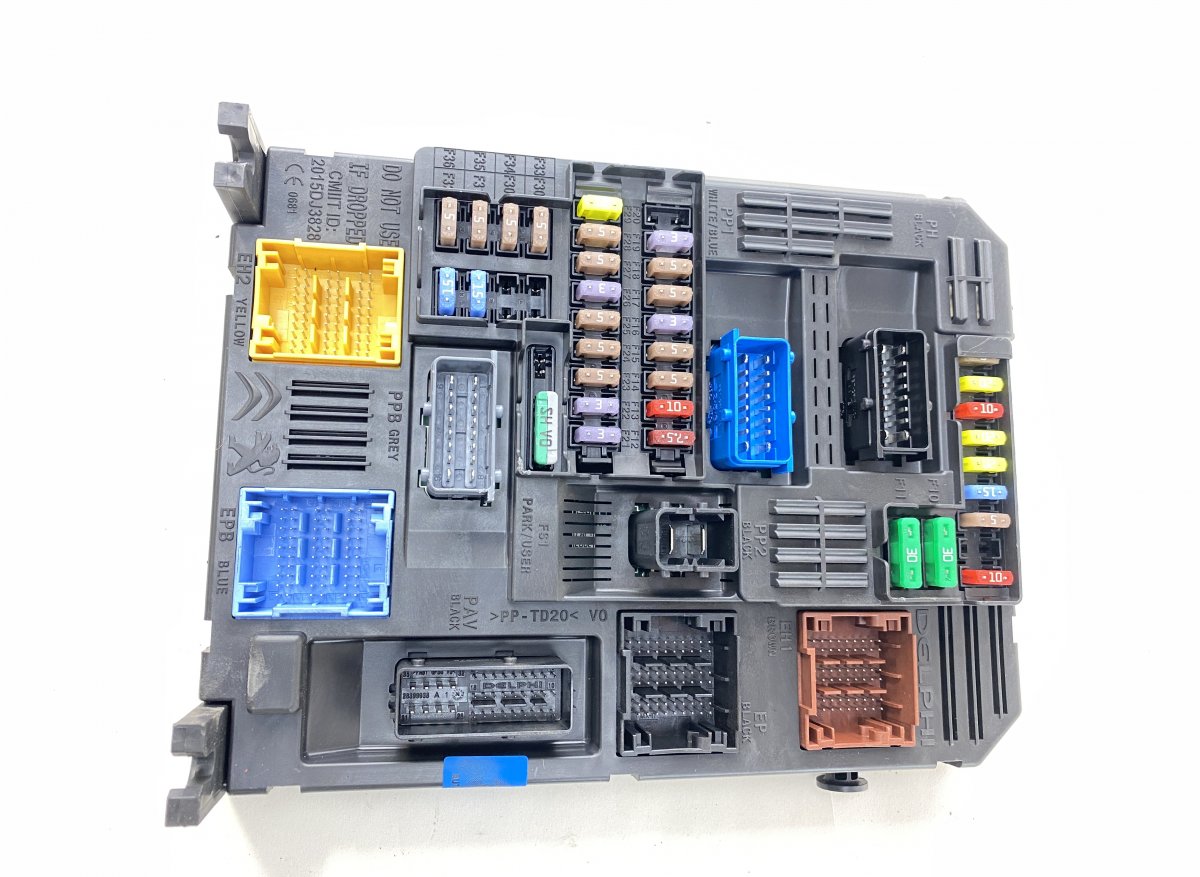 9832881380 Fuse box PEUGEOT 508 II (F3_, FB_, FH_) (09.18-)