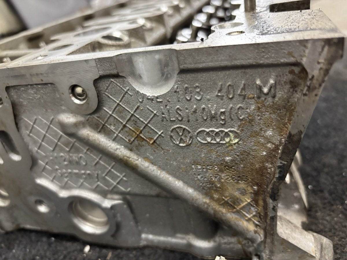 04E103064F Cylinder Head SKODA OCTAVIA III (5E) (2012-2019)