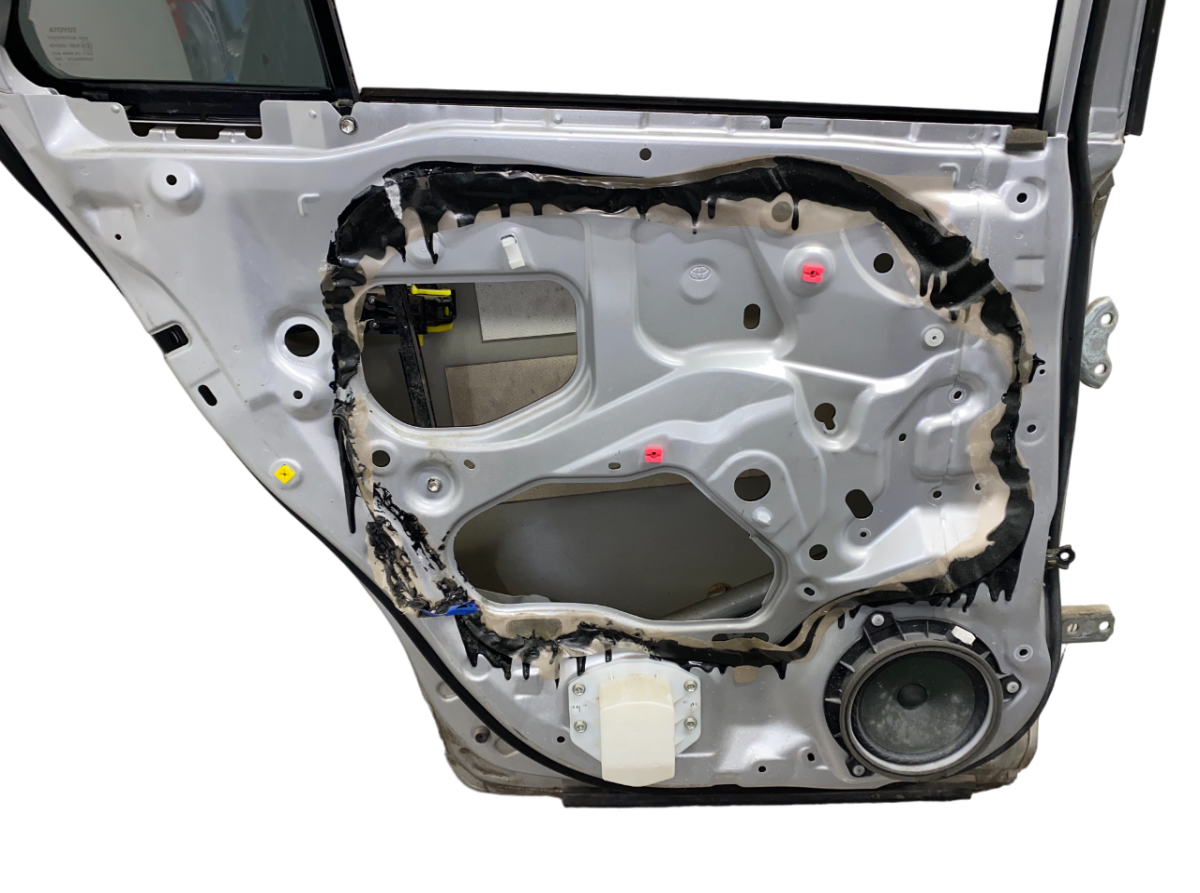 Door Rear Left TOYOTA AVENSIS (T270) (2009-2018)