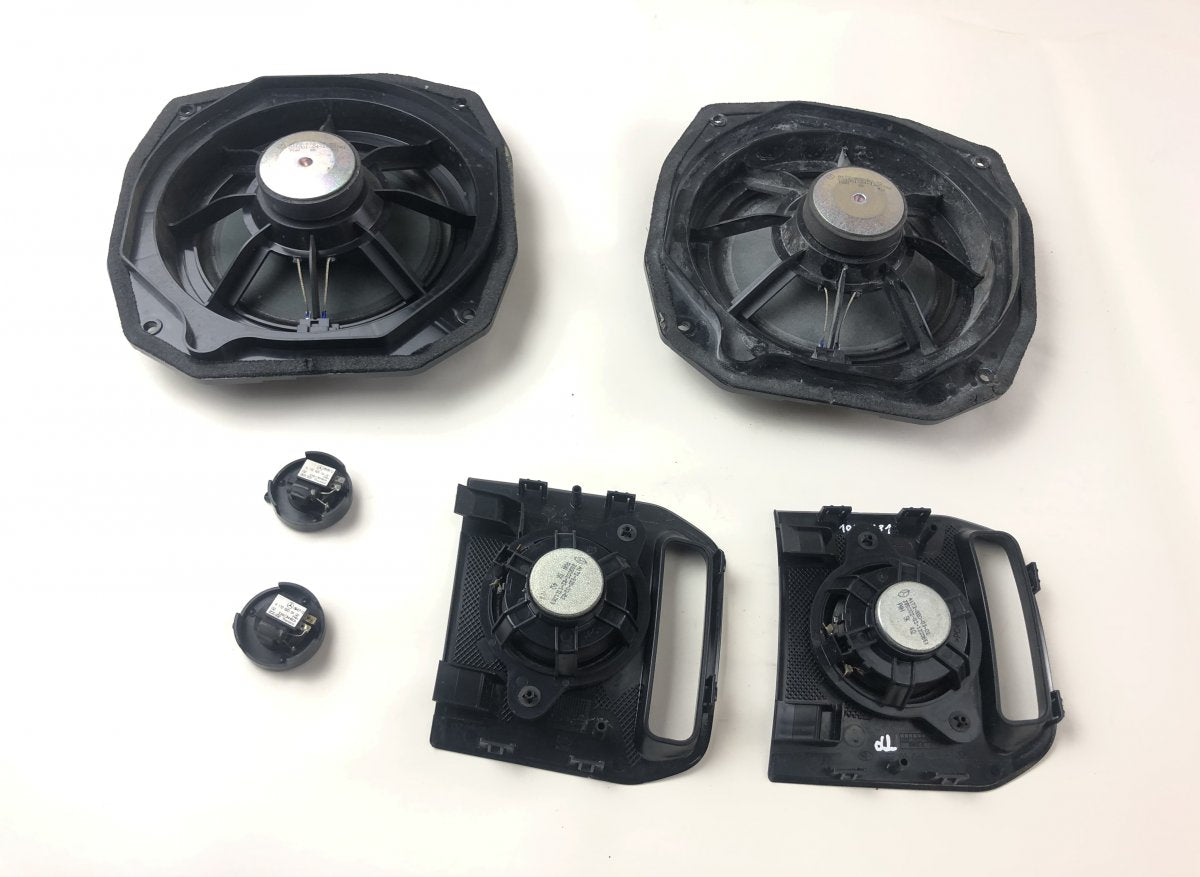 A1728200802 Set of loudspeakers MERCEDES-BENZ SLK (R172) (2011-2020)