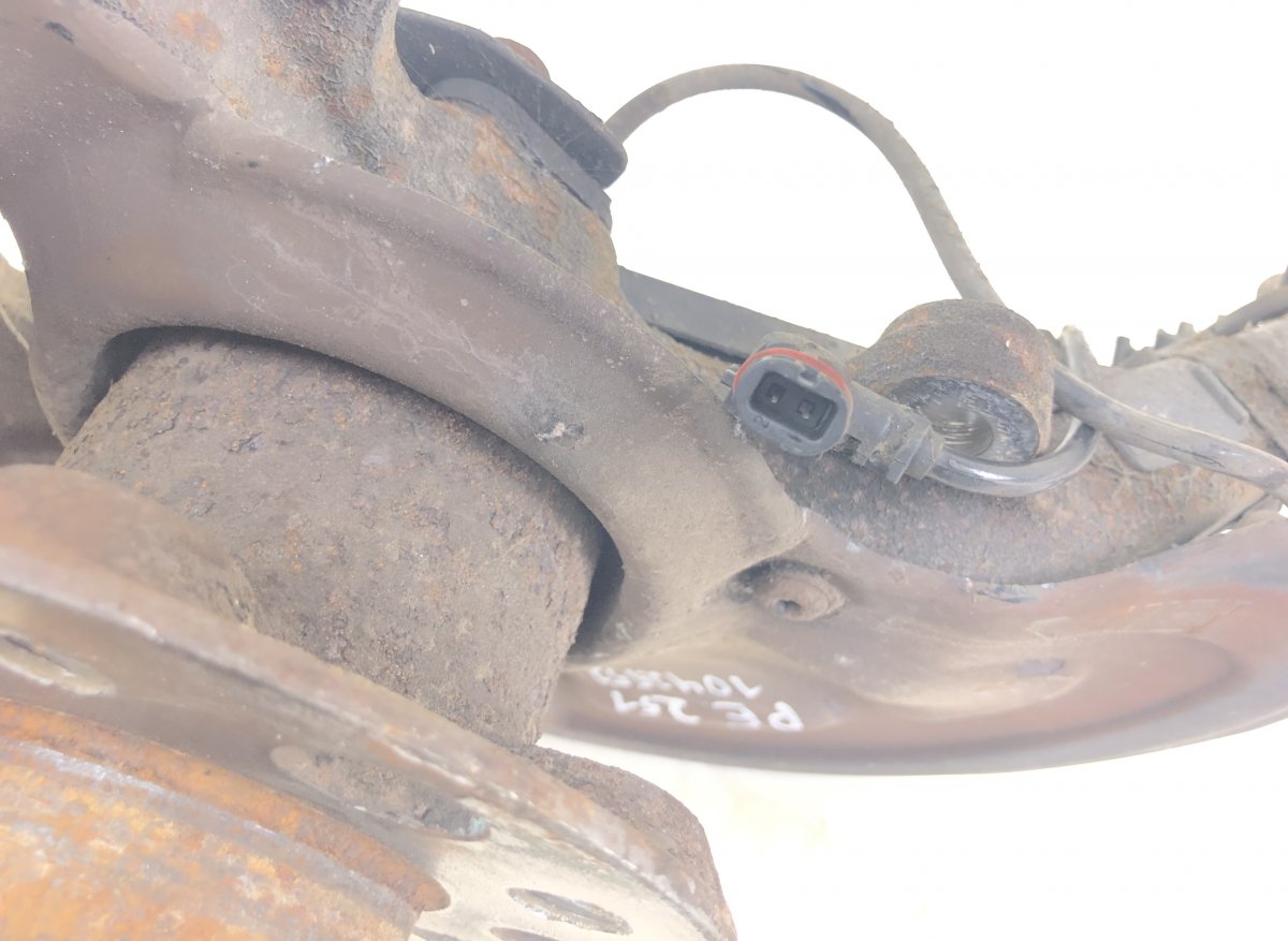 A2113306520 Wheel bearing housing front right MERCEDES-BENZ SL-CLASS (R230) (2001-2012)