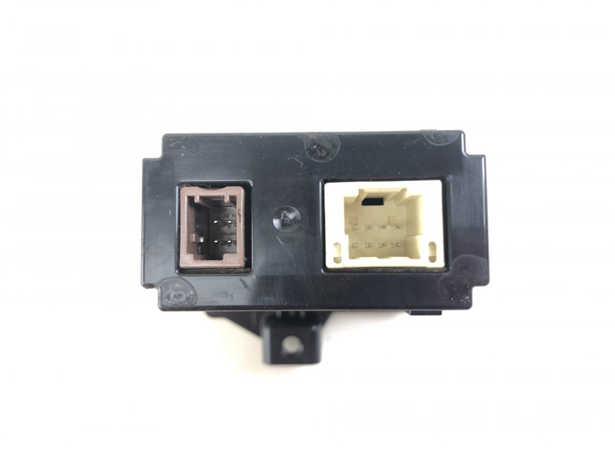 8619011010 Audio input / USB socket LEXUS ES VII (2018-)