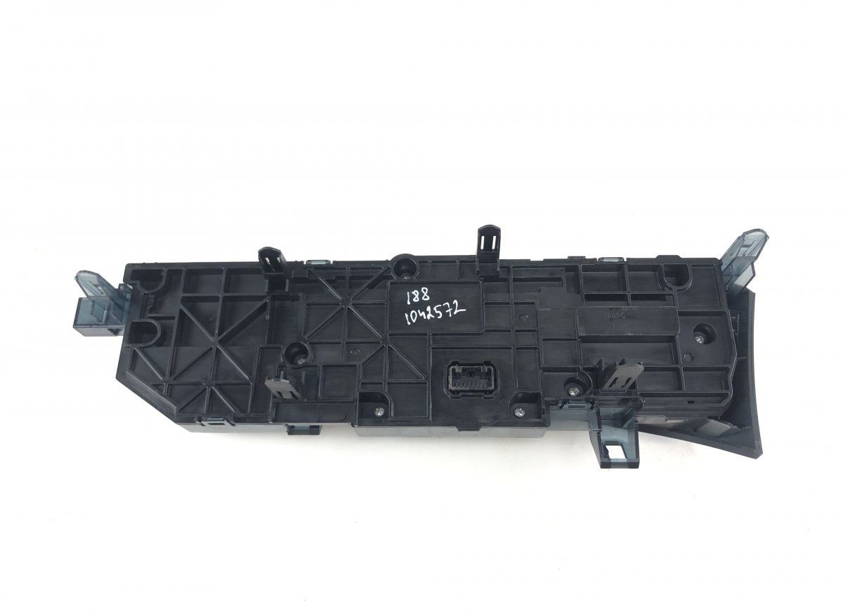 2370502223 237050-2223 Heater control panel LEXUS ES VII (2018-)
