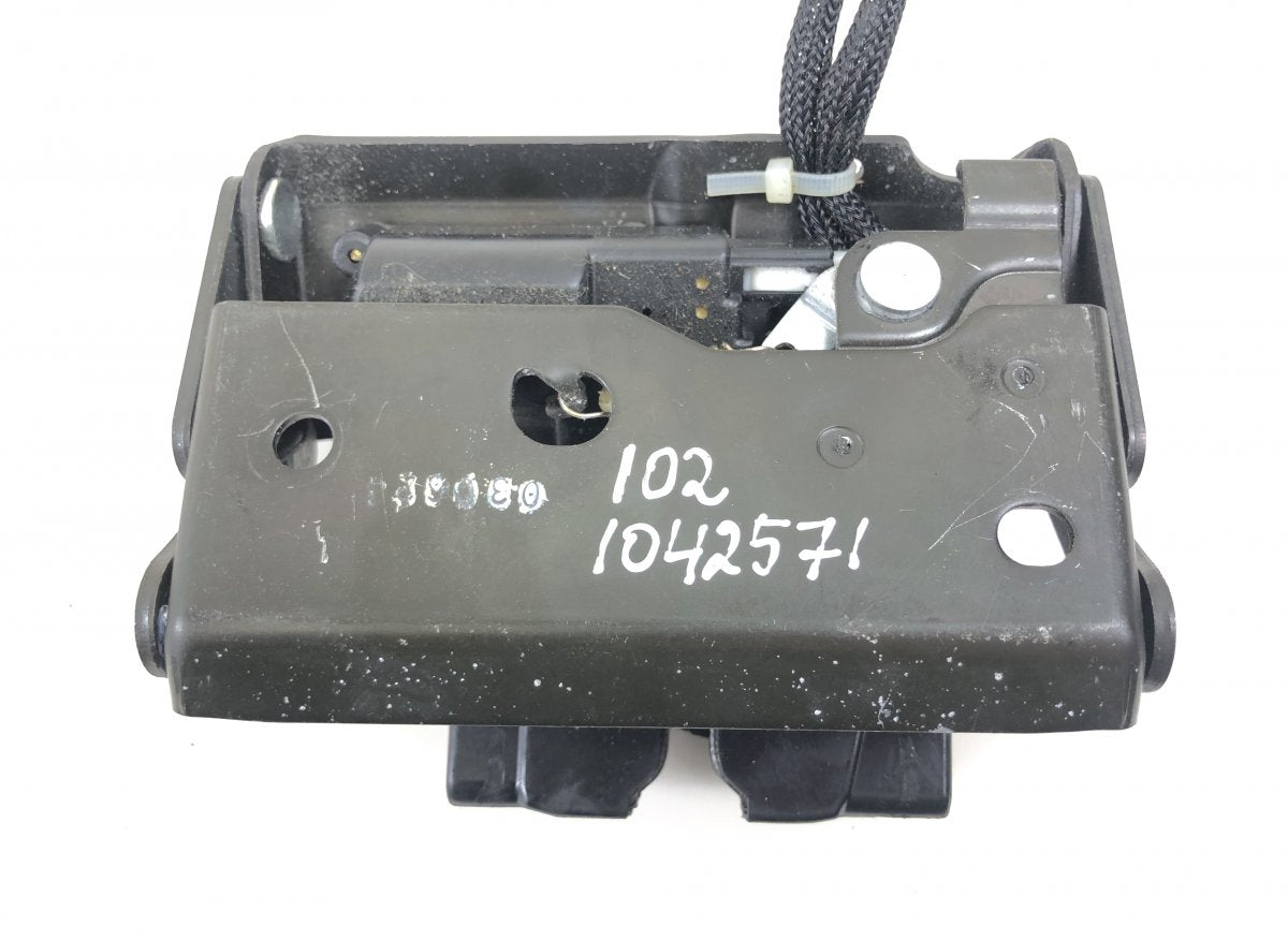 6460024030 Bootlid / tailgate lock LEXUS SC (Z30, Z40) (2001-2010)