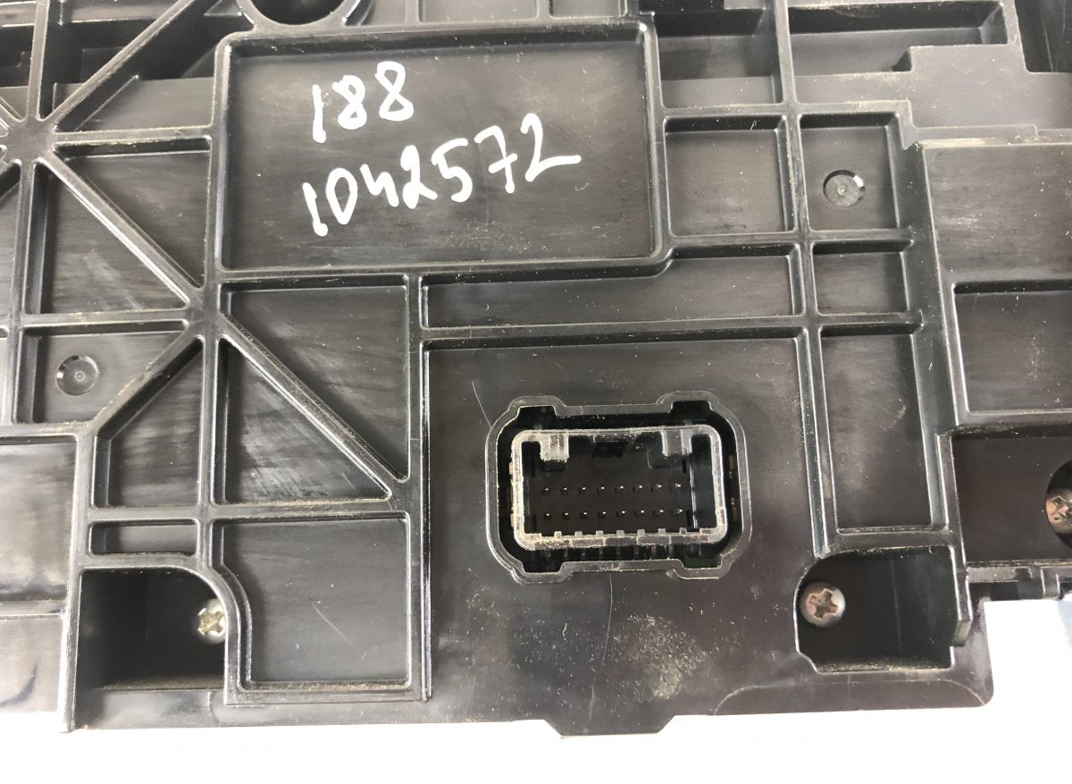 2370502223 237050-2223 Heater control panel LEXUS ES VII (2018-)