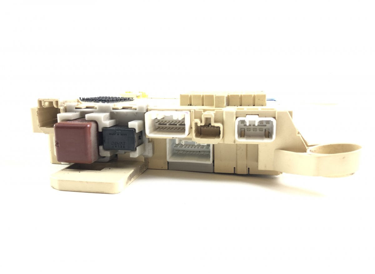 8273024012 Fuse box LEXUS SC (Z30, Z40) (2001-2010)