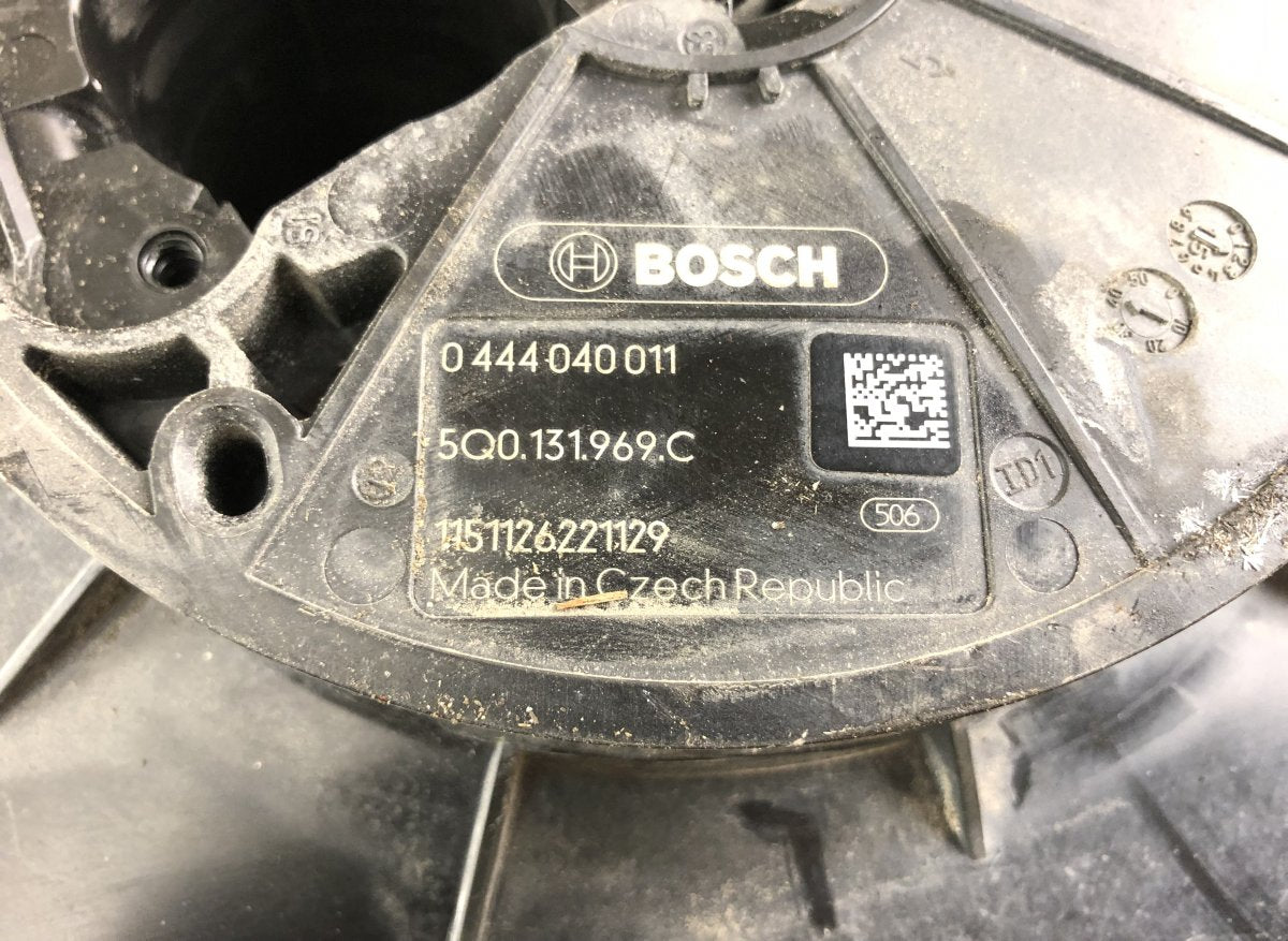 5N0131877E AdBlue tank VW TIGUAN I (5N) (2007-2018)