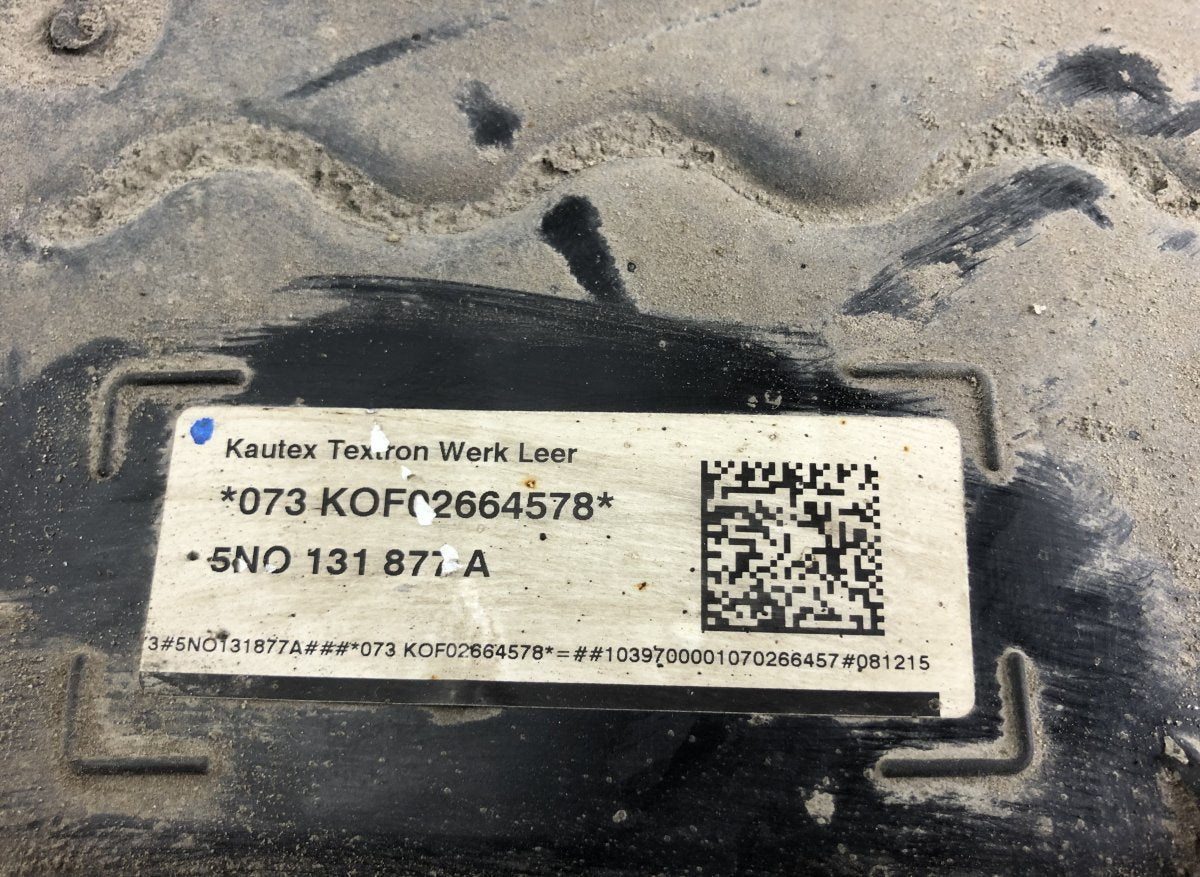 5N0131877E AdBlue tank VW TIGUAN I (5N) (2007-2018)