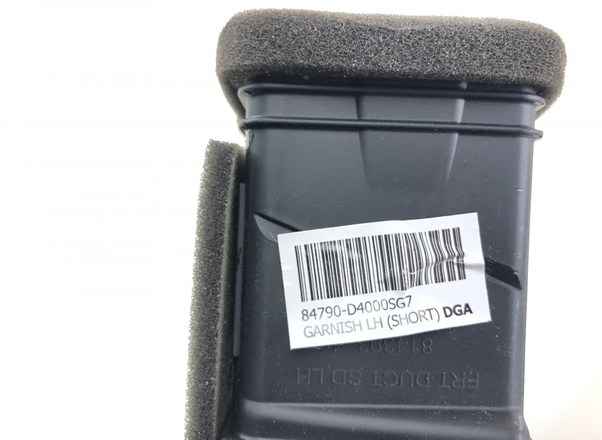 84790D4000 Air Vent Center Front KIA OPTIMA IV (JF) (2015-2020)