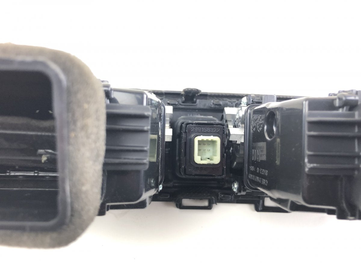 84790D4000 Air Vent Center Front KIA OPTIMA IV (JF) (2015-2020)