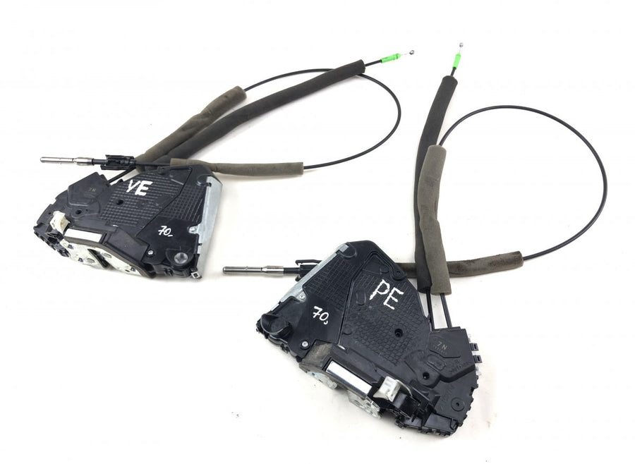 6904048110 6903048130 Set of door locks (latches) LEXUS ES VII (2018-)