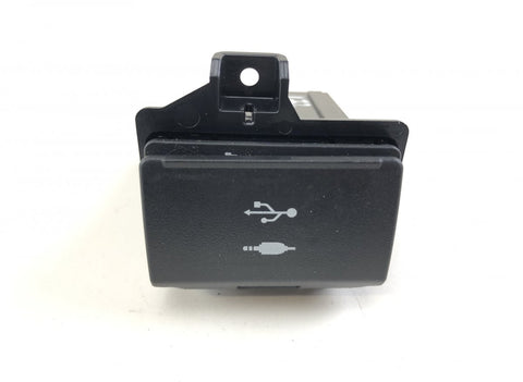 Audio input / USB socket LEXUS ES VII (2018-)