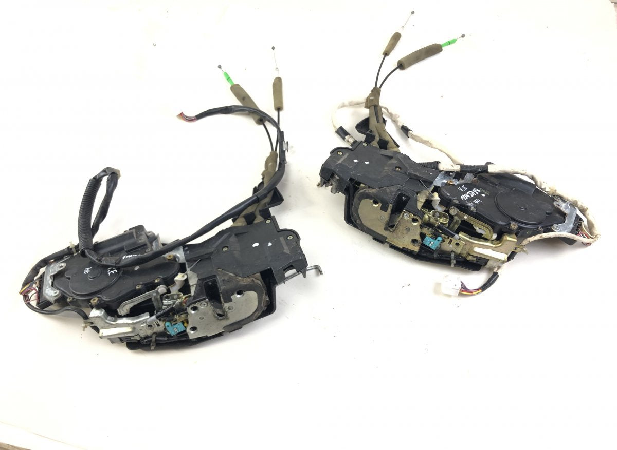 6904050230 6903050230 Set of door locks (latches) LEXUS LS (XF30) (2000-2006)