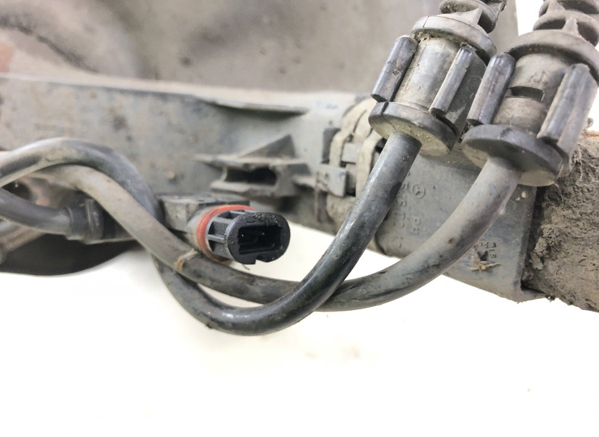 A2113306520 Wheel bearing housing front right MERCEDES-BENZ SL-CLASS (R230) (2001-2012)