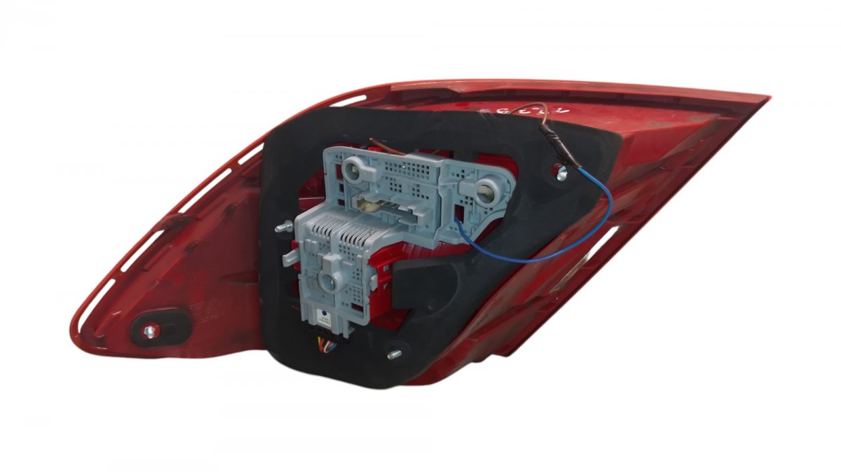 132561075 Tail light left MERCEDES-BENZ C-CLASS (W204) (2007-2013)