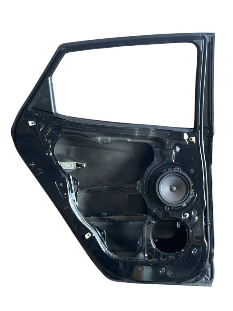 Door Rear Left HYUNDAI TUCSON II / ix35 I (LM) (2009-2017)