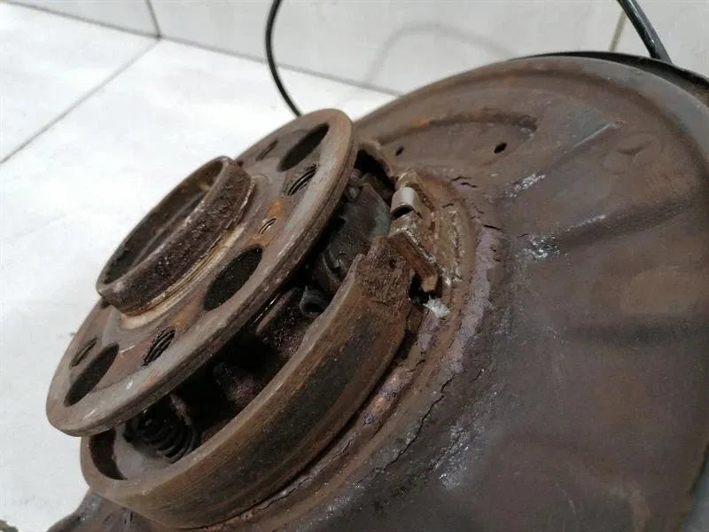 Mercedes C Class W204 Left Rear Hub A2043501341 Wheel Bearing Housing Rear Left -
