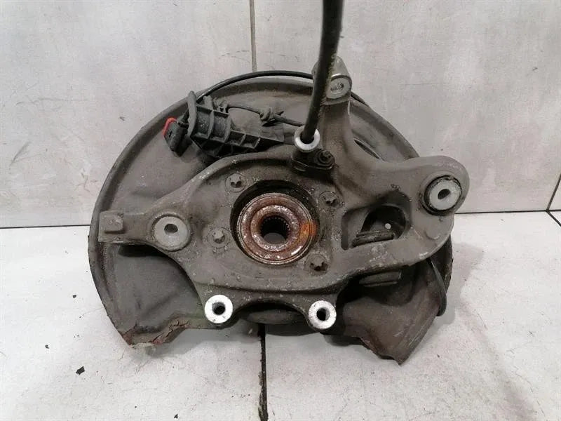 Mercedes C Class W204 Left Rear Hub A2043501341 Wheel Bearing Housing Rear Left -