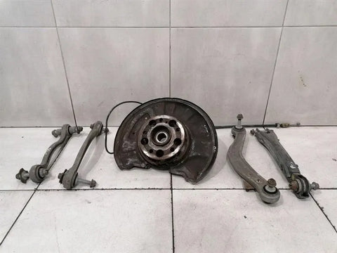 Mercedes C Class W204 Left Rear Hub A2043501341 Wheel Bearing Housing Rear Left -