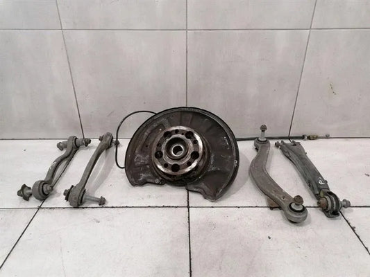 Mercedes C Class W204 Left Rear Hub A2043501341 Wheel Bearing Housing Rear Left -