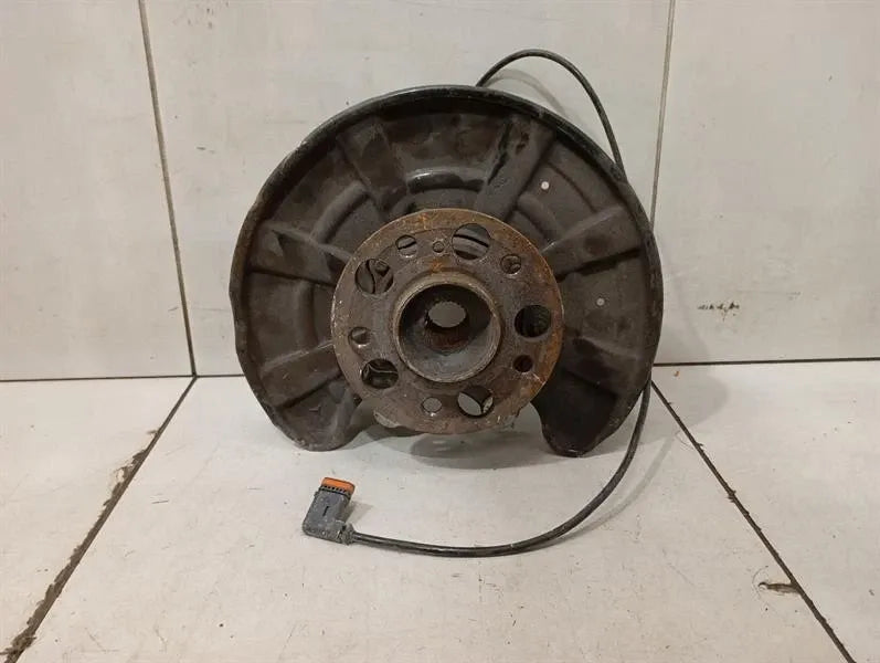 Mercedes SLK R172 Left Rear Hub A1723507700 Wheel Bearing Housing Rear Left -