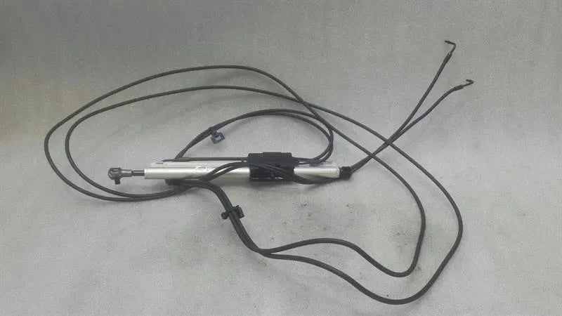 Mercedes C Class W205 Right Hydraulic Cylinder A2178002800 Hydraulic Cylinder RE-