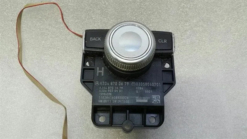 Mercedes GLK X204 Command Controller Switch A2048700679 Switch Damaged-