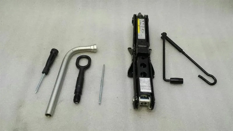 Audi A4 8W Tool Kit 8W0011031B Tool Kit Jack-