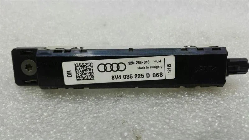 Audi RS3 8V Aerial / Antenna 8V4035225D Antenna-