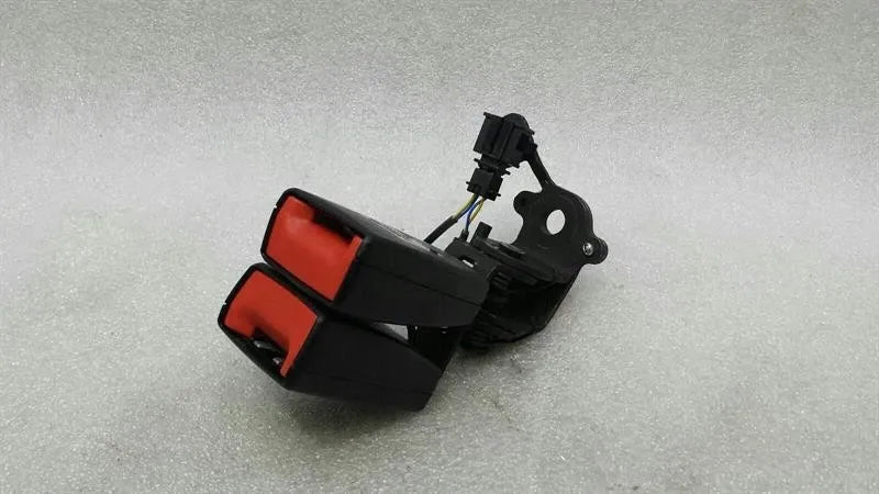 Audi RS3 8V rear belt buckle 8V0857739 belt buckle -