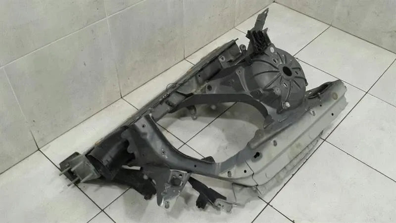 BMW 6 Series E63 Left Front Chassis Leg 41117120871 Left Front Wheel Arch-