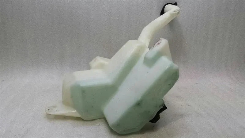 Chevrolet Corvette C6 washer fluid reservoir 10339237 washer fluid reservoir -