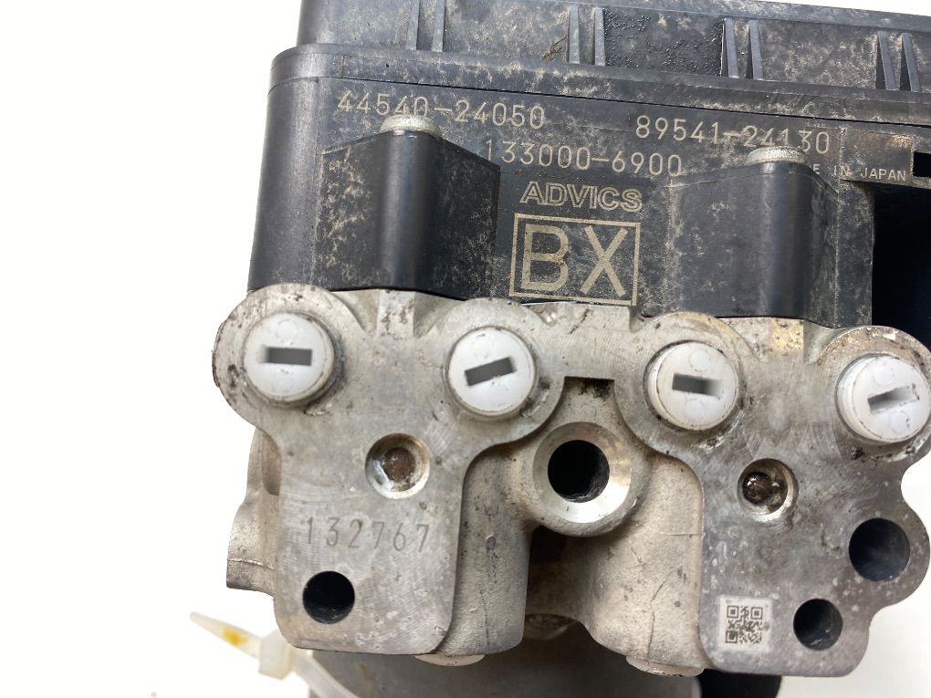 1330006900 ABS hydraulic unit / pump LEXUS RC (XC10) (2014-)