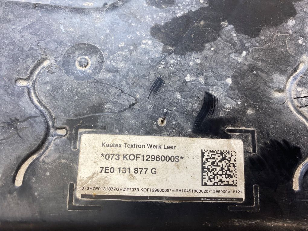 7E0131877H AdBlue tank VW TRANSPORTER T6 / MULTIVAN (SG, SF) (2015-)