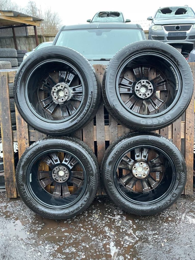 7JX18 ET40.5 D67.1 5X114.3 Rim set With Tyres 4 pcs KIA SPORTAGE III (SL) (2010-2015)