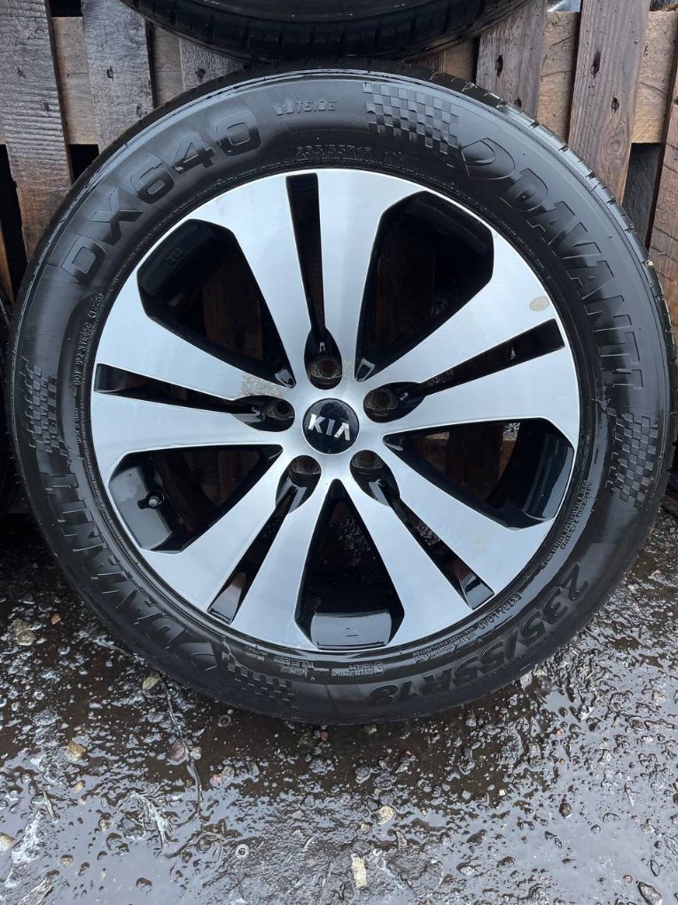 7JX18 ET40.5 D67.1 5X114.3 Rim set With Tyres 4 pcs KIA SPORTAGE III (SL) (2010-2015)