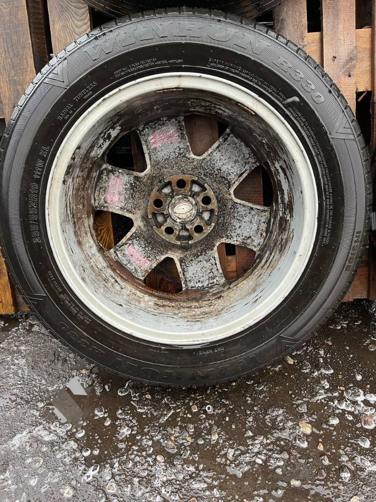 8JX19 ET53 D72.6 5X120 Rim set With Tyres 4 pcs LAND ROVER DISCOVERY III (TAA) (2004-2009)