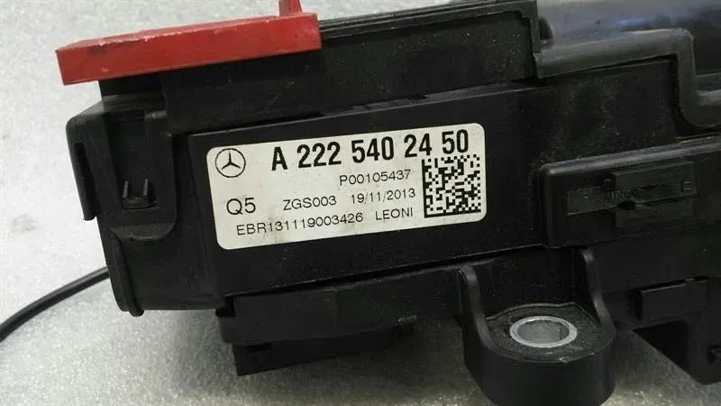 Mercedes S-Class W222 Fuse Box Relay A2225402450 Fuse Box-