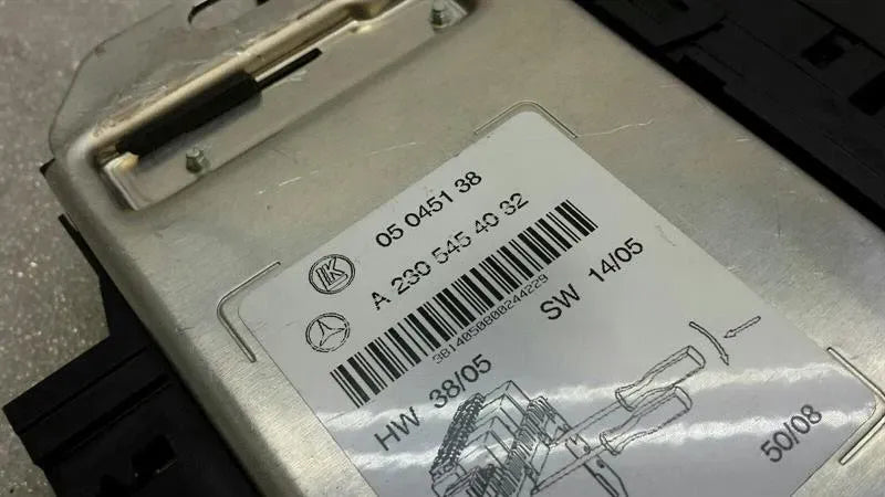 Mercedes SL R230 Fuse Box A2305454032 Fuse Box-