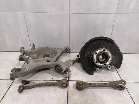 Ford Mustang MK6 S550 Right Rear Hub FR3Z-5500-E Wheel Bearing Housing Rear Right