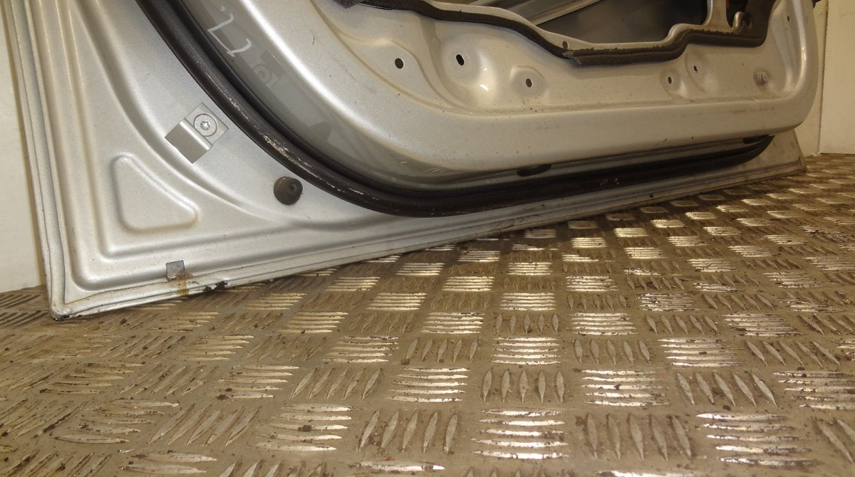 7203643 5A2A385 Door Front Left BMW 3 (E90, E91, E92, E93) (2005-2011)