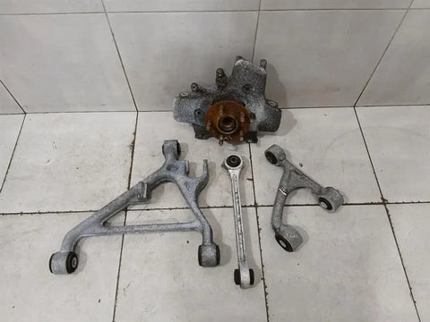Aston Martin DB9 COUPE Left Rear Hub 8D33-5A971-AB Wheel Bearing Housing Rear Left