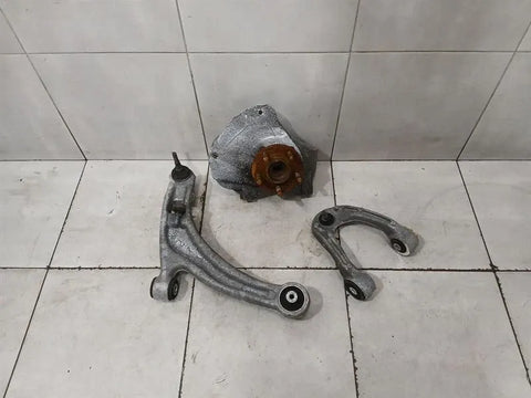 Aston Martin DB9 COUPE Left Front Hub 7G43-3K185-AB Wheel Bearing Housing Front Left